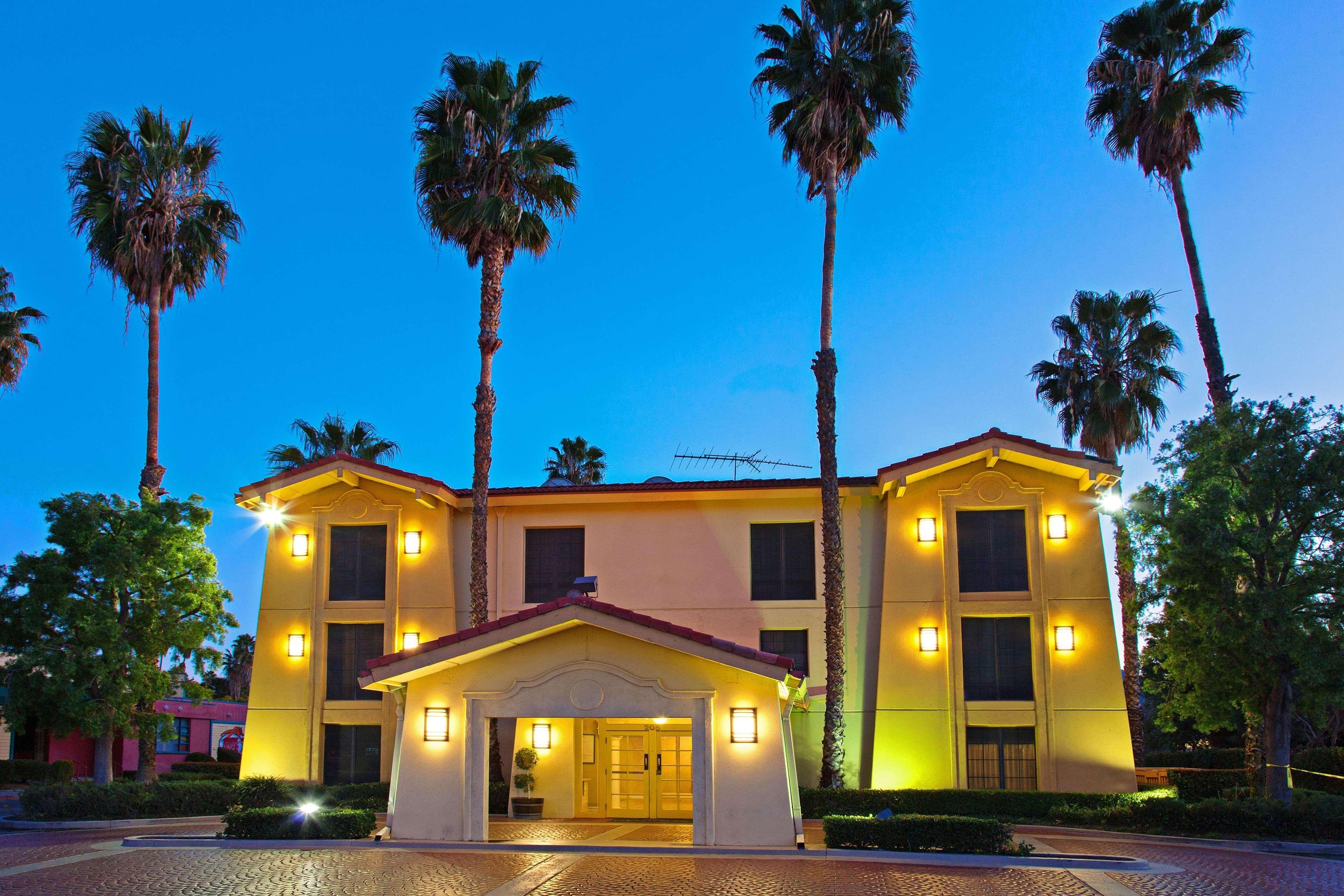 La Quinta Inn & Suites By Wyndham San Bernardino Ngoại thất bức ảnh